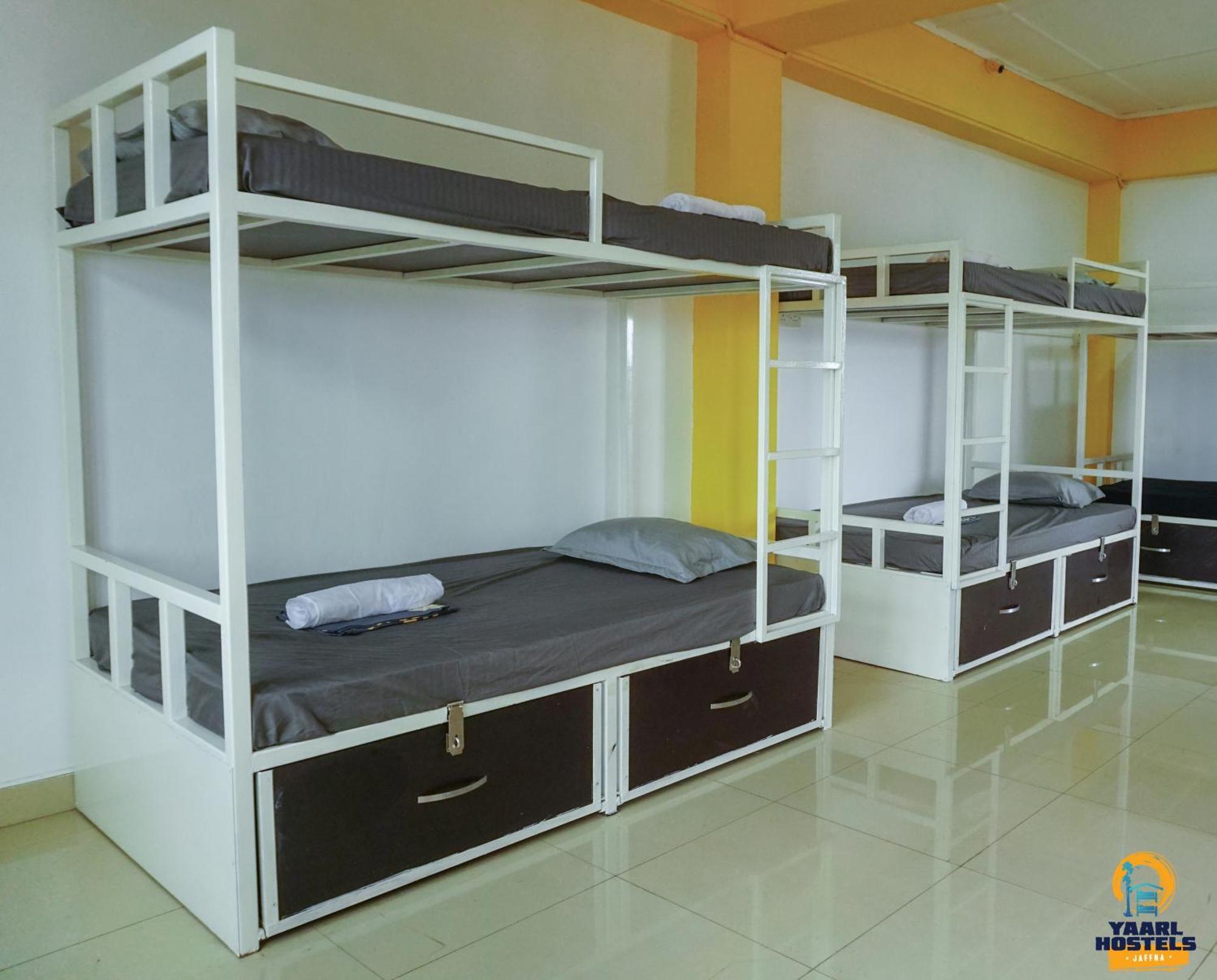 Yaarl Hostels Jaffna Bilik gambar