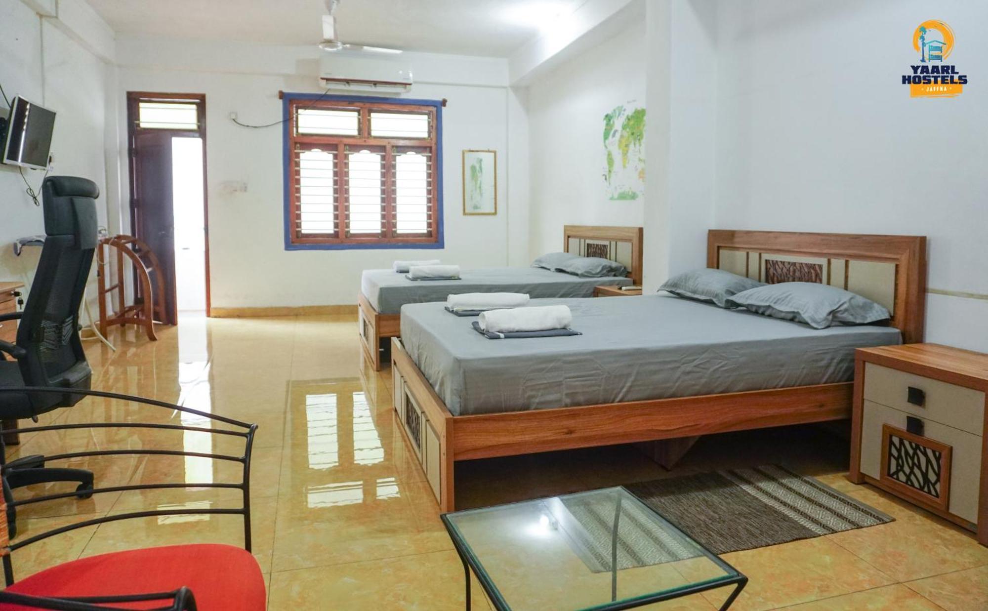 Yaarl Hostels Jaffna Bilik gambar