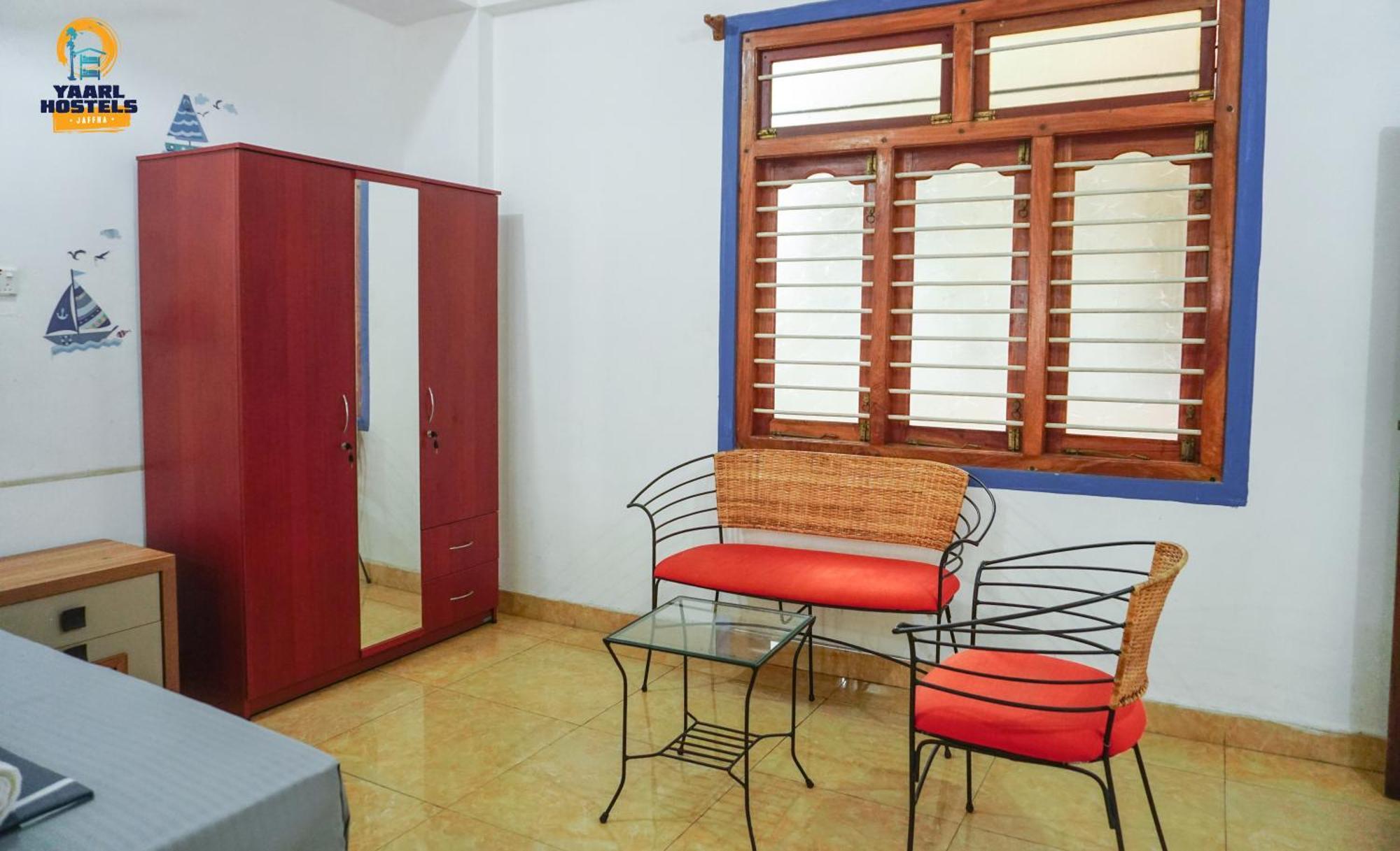 Yaarl Hostels Jaffna Bilik gambar